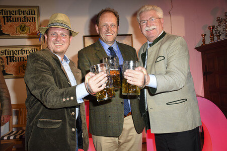 Liberaler Bieranstich der FDP in Grasbrunn