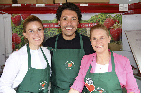 Erdbeer-Charity-Verkauf in Hamburg