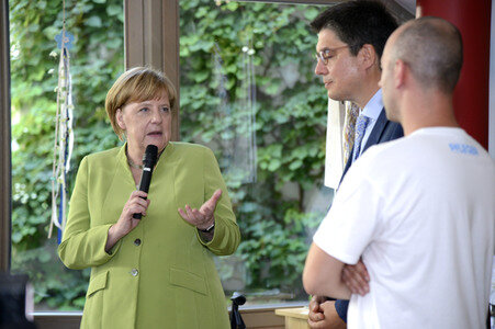 Angela Merkel besucht ein Altenheim in Paderborn