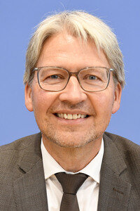 Bundespressekonferenz 'Sondervermögen für Infrastruktur - Mit Geld alleine kann man nicht bauen!' in Berlin