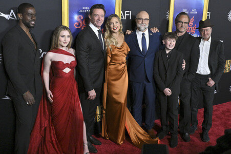 Closing Ceremony und Filmpremiere 'Song Sung Blue', AFI Fest 2025 in Los Angeles