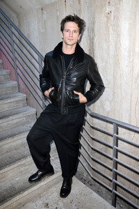 Ausstellungseröffnung 'Wer bist du in einem Raum, in dem du jeder sein kannst?' in Berlin