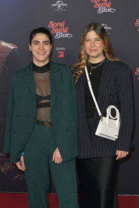 Filmpremiere 'Song Sung Blue' in Berlin