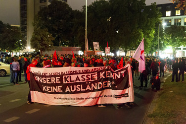 Demonstration am Kreuzberger Oranienplatz, Berlin
