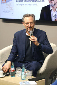 Eckart von Hirschhausen auf der Frankfurter Buchmesse 2025 in Frankfurt