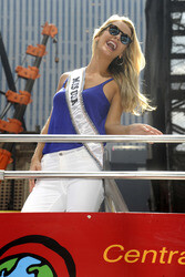 Olivia Jordan auf Sightseeing Tour durch New York