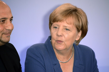 Angela Merkel besucht den Problemstadtteil Marxloh in Duisburg