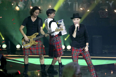 TV-Show 'Silvester-Schlagerbooom 2026 live - Die Wunderlichtershow!' in München