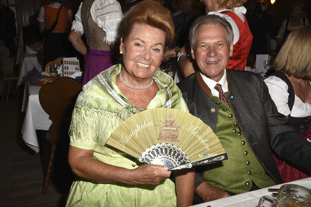 Hofbräu Festzelt Krugvorstellung 2017 in München