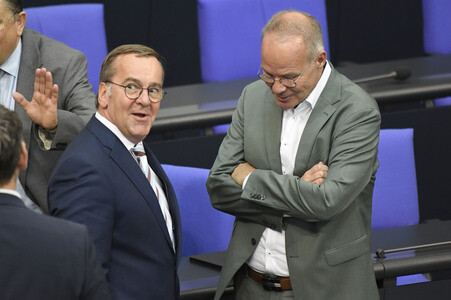 90. Sitzung des Deutschen Bundestages in Berlin