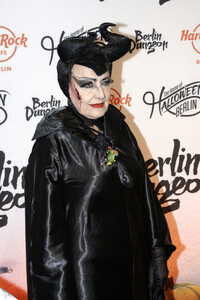 Halloween Party by Natascha Ochsenknecht im Berlin Dungeon