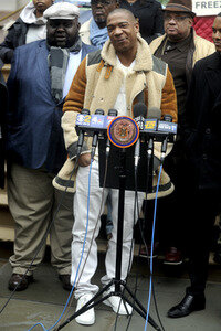 Protestaktion mit Ja Rule gegen die NYCHA in New York
