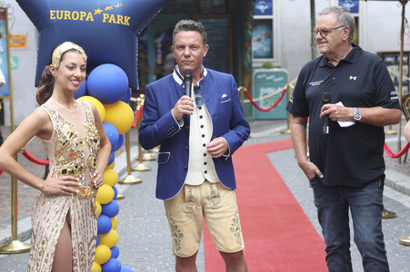Ehrung von Stefan Mross mit Stern auf dem 'Walk of Fame' des Europa-Parks in Rust