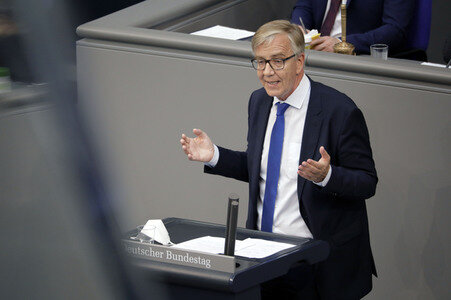 233. Sitzung des Deutschen Bundestages in Berlin