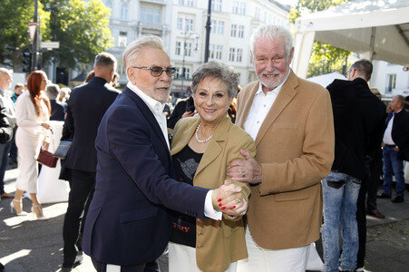 Offizielle Einweihung des Harald-Juhnke-Platzes in Berlin