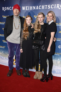 Premiere des 21. Original Roncalli Weihnachtscircus 2025 in Berlin