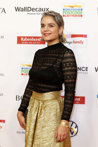 Goldene Bild der Frau 2025 in Hamburg