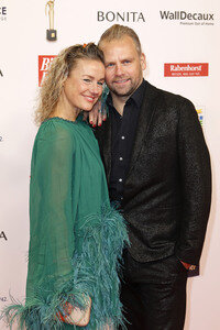 Goldene Bild der Frau 2025 in Hamburg