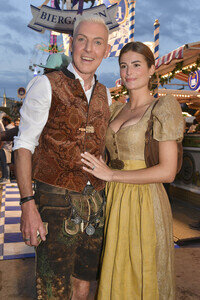 Almauftrieb beim Oktoberfest 2025 in München