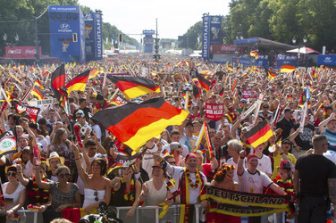 WM-Fanmeile beim Spiel Deutschland gegen Frankreich, Berlin