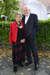 Theaterpremiere 'Der eingebildet Kranke' und 90. Geburtstag von Dieter Hallervorden in Berlin