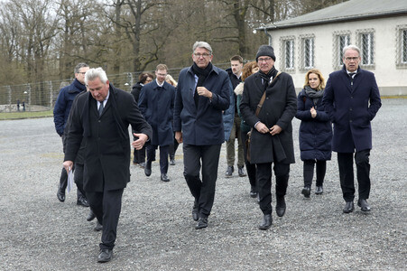 Kranzniederlegung zum 81. Jahrestag der Befreiung des Konzentrationslagers Buchenwald in Weimar