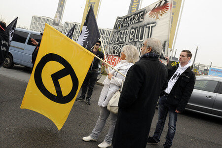 'Merkel muss weg' Demo in Berlin