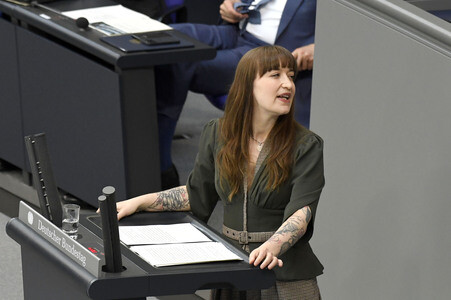 64. Sitzung des Deutschen Bundestages in Berlin