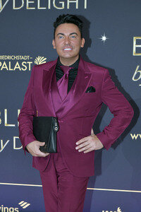 Weltpremiere der 'Blinded by Delight' Grand Show 2025 in Berlin