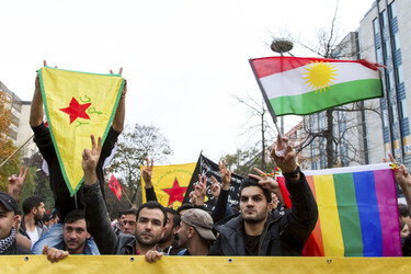 Demo für Kobane in Wedding, Berlin