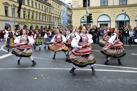 Trachten- und Schützenzug 2015 in München