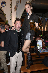 Wiesn Anstich 2026 im Hofbräu Berlin