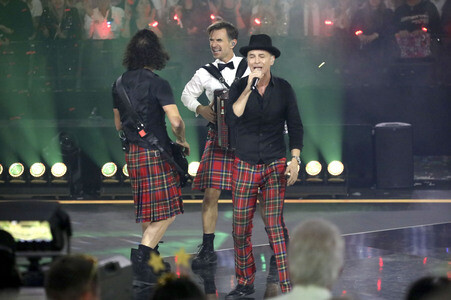 TV-Show 'Silvester-Schlagerbooom 2026 live - Die Wunderlichtershow!' in München