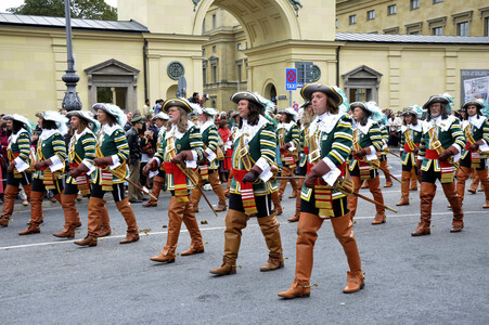 Trachten- und Schützenzug 2015 in München