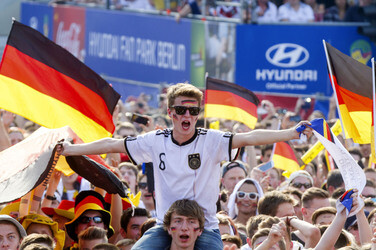 WM-Fanmeile beim Spiel Deutschland gegen Frankreich, Berlin