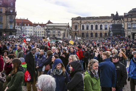 Gegendemonstration zu Pegida in Dresden