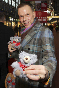 22. Charity Teddybären Verkauf in Hamburg