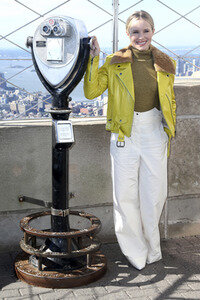 Empire State Building Lighting Ceremony mit Kristen Bell in New York