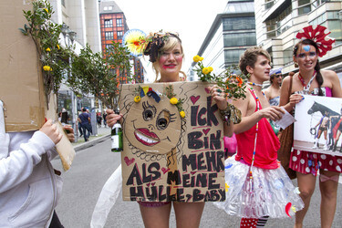 Demoparade gegen Fashion Terror und für Faire Mode und Trashion, Berlin