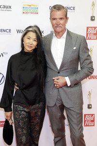 Goldene Bild der Frau 2025 in Hamburg