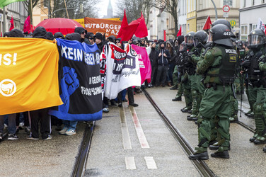 Gedenkkundgebung für Punker Thomas 'Schmuddel' Schulz, Dortmund