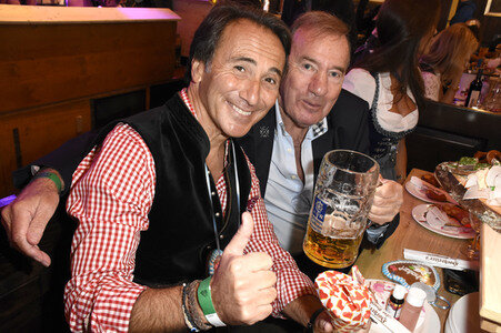 3. Wiesn Charity Lunch im Festzelt Zur Bratwurst beim Oktoberfest 2018 in München