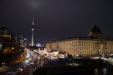 Weihnachtsmarkt am Humboldt Forum in Berlin