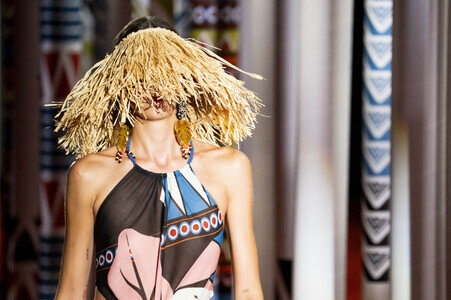 Dolores Cortés Fashion Show auf der Merceds-Benz Fashion Week M