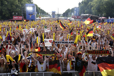 WM-Fanmeile vor dem Spiel Deutschland gegen Portugal, Berlin