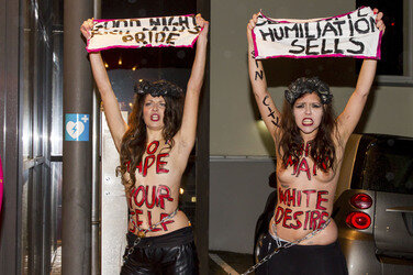 Femen Aktivistinnen stürmen das Bordell 'Artemis', Berlin