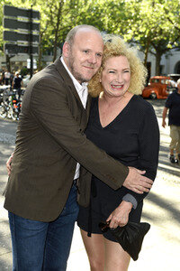 Theaterpremiere von 'Bette & Joan' in Berlin