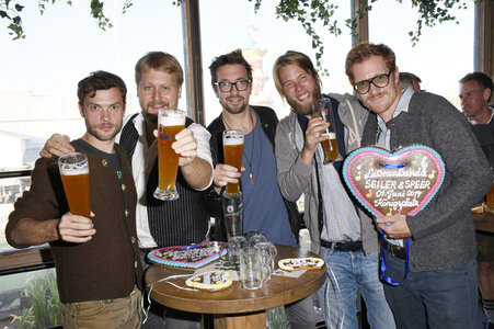 In Kufflers Weinzelt auf dem Oktoberfest 2018 in München