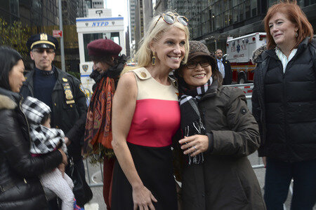 Kellyanne Conway am Trump Tower in New York