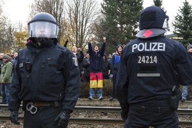 Neonazi-Demo gegen Flüchtlinge, Berlin